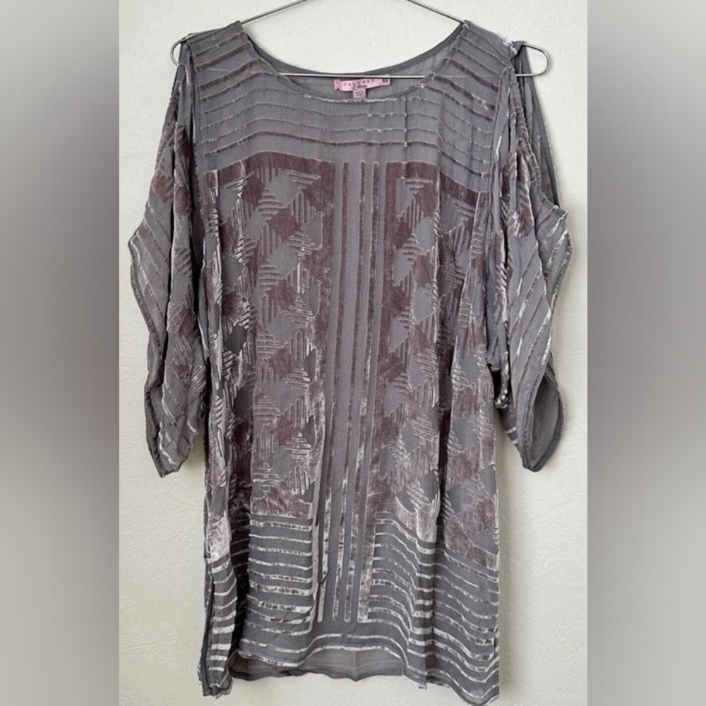Calypso Gray Patterned Tunic Top - image 1